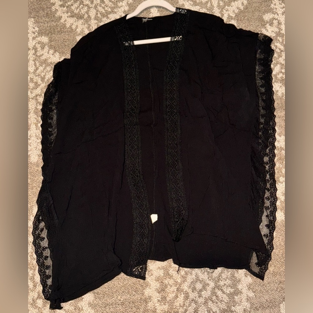 Black Lace Trim Kimono🖤